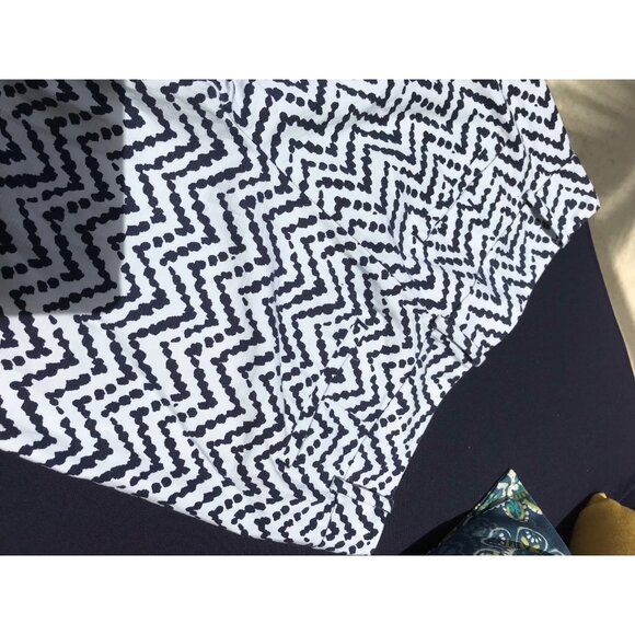 Ann Taylor Petites Chevron Cotton Blend Cropped Pants Size 4P Navy and White - Picture 8 of 8